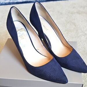 Nine West Blue Heels Sophisticated and Stylish Size 6M Euc